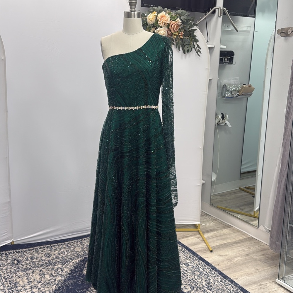 Elegant Green One-Shoulder Dress